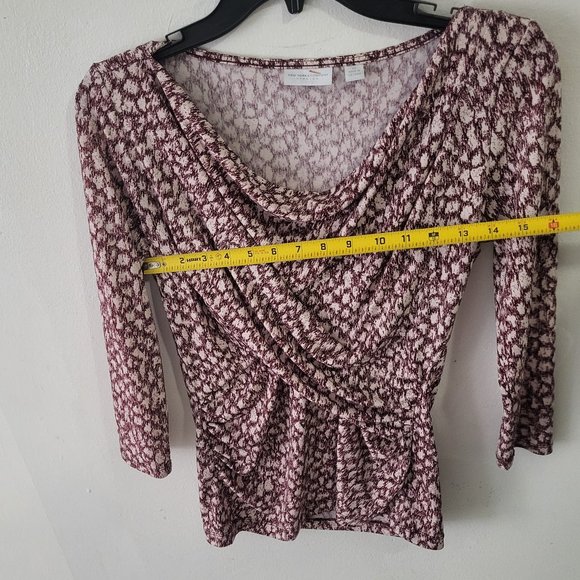 New york & Co white burgundy red stretchy ruched top size XS - Picture 4 of 5